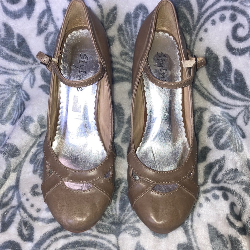 Styluxe heels size 6